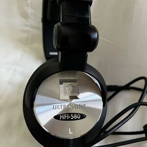 HFI-580 Ultrasone Headphones